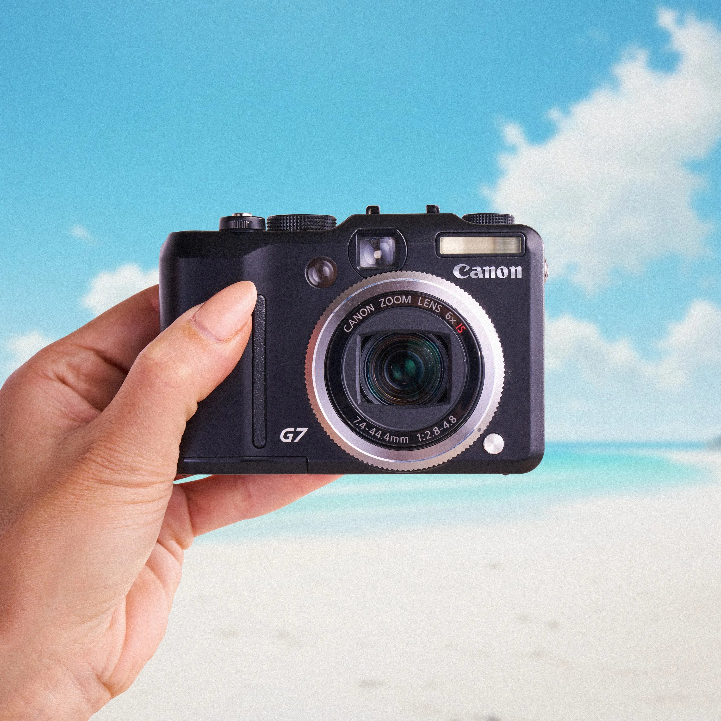 Canon PowerShot G7 | Retro Digicam Point and Shoot Digital Camera